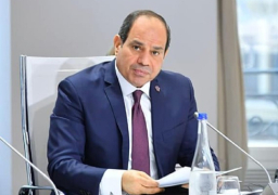 السيسي: المرأة تمثل نصف المجتمع الذي يتعين الاهتمام به لضمان نهضته