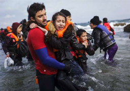 مفوضية شئون اللاجئين تحذر من تدهور أوضاع 7800 لاجئ وطالب لجوء