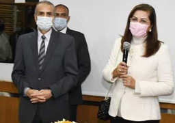 وزيرة التخطيط تبحث مع رئيس جهاز الإحصاء مؤشرات الدخل والإنفاق