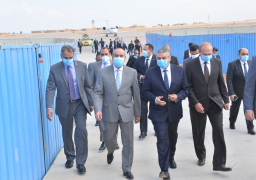 صور.. وزير الطيران المدنى يتفقد أعمال مشروع توسعة مطــار سفنكس الدولي