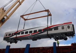 وزير النقل يعلن وصول دفعة جديدة من عربات السكة الحديد لميناء إسكندرية