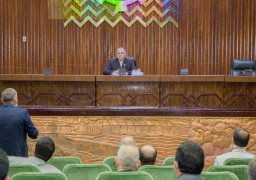 عبد العاطى: الوضع آمن بجميع شبكات الترع والمصارف ومخرات السيول