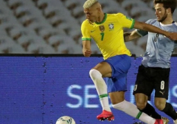 البرازيل تفوز على أوروجواى بثنائية وتنفرد بالصدارة فى تصفيات كأس العالم