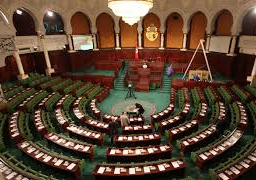 البرلمان التونسي: البلاد لم تعد قادرة على “سياسة الحلول الترقيعية”