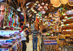 تركيا تفقد نصف سائحيها .. وعملتها تتراجع مجدداً