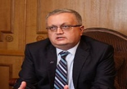 سفير روسيا يبحث مع أعضاء المجلس المصري التعاون بين البلدين