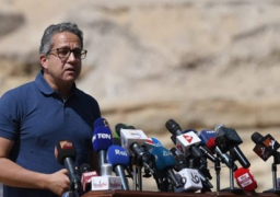 وزير السياحة والآثار يعلن اليوم تفاصيل أكبر كشف أثري في سقارة