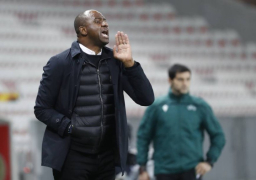 نادي نيس الفرنسي يقيل مدربه باتريك فييرا