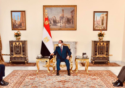 السيسي يستقبل وزير الدفاع اليوناني لبحث التعاون العسكري