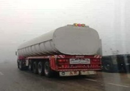 المرور يعيد فتح الطرق الصحراوية المغلقة بعد تلاشى الشبورة