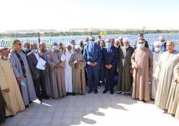 سعفان يلتقي صيادي بحيرة ناصر بأسوان لشمولهم ضمن منظومة الرعاية الصحية