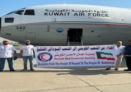 “الهلال الأحمر” الكويتي: إقلاع طائرة إغاثة محملة بـ 40 طنا للسودان