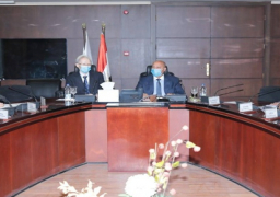 بالصور.. وزير النقل يبحث مع السفير الياباني بالقاهرة اعادة تأهيل 35 قطاراً بالخط الثاني لمترو الانفاق