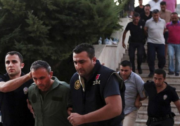 أردوغان يواصل القمع ويأمر باعتقال 82 عسكريا بزعم صلتهم بكولن