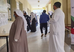 الكويت تختار برلمانها الجديد في ظل أزمتي كورونا والاقتصاد