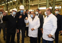 وزير الإنتاج الحربي يتفقد شركتيّ حلوان للمسبوكات وأبو زعبل الهندسية