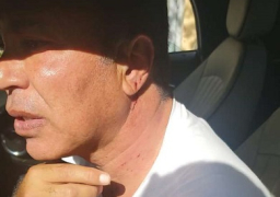 بالصور.. أيمن يونس يتعرض للاعتداء عقب صلاة الجمعة