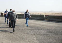 الرئيس السيسي يتفقد الطريق الدائري الأوسطي ومحاور المطرية وروض الفرج