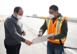 الرئيس السيسي: اسعدني ما رأيته من إنجاز وتفاني للأيادي العاملة