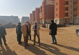 مسئولو “الإسكان” يتفقدون مشروع عمارات “السلام” بمدينة العبور