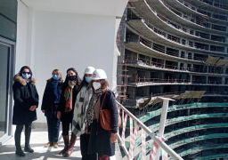 القنصل الفرنسي بالإسكندرية ووفد مرافق يتفقدون مشروعات العلمين الجديدة