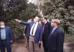 وزير الزراعة يقوم بزيارة مفاجئة لمشتل الإرشاد الزراعي بالمنيب