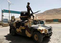 الجيش الأفغاني : تطهير طريق رئيسي من “نقاط تفتيش” تابعة لطالبان