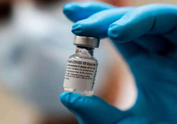 العراق يخصص 100 مليون دولار لشراء لقاحات كورونا