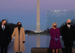 فور وصوله واشنطن وقبل ساعات من تنصيبه .. بايدن يشارك في حفل تأبين ضحايا كورونا