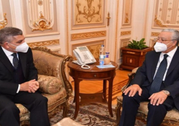 رئيس مجلس النواب خلال استقباله رئيس هيئة قناة السويس لتهنئته: المشروعات العملاقة تبشر بمستقبل مشرق للوطن