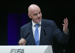 رئيس الفيفا يطمئن على أبو ريدة بعد إصابته بفيروس “كورونا”