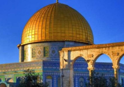 60 مستوطنا يقتحمون المسجد الأقصى بحماية شرطة الاحتلال الإسرائيلي