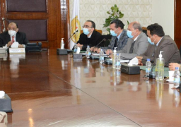 شعراوى يبحث مع مسئولى الهيئة الهندسية والقيادات التنفيذية تطوير الريف