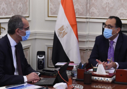 مدبولى يُتابع مع وزير الاتصالات ملفات عمل الوزارة