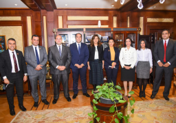 “مكرم” تبحث مع أعضاء تنسيقية الأحزاب التعاون مع شباب الدارسين بالخارج