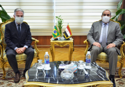 وزير الطيران المدنى يبحث سبل التعاون المشترك مع سفير البرازيل بالقاهرة