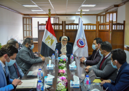 بالصور..”زايد” تتابع العمل بالمبادرات الرئاسية للاهتمام بالصحة العامة