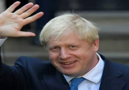 رئيس الوزراء البريطاني يقدّم خطّته للخروج من الإغلاق وفتح المدارس