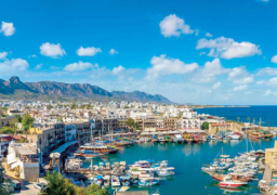قبرص:دخول السياح البريطانيين الحاصلين على لقاح كورونا من مايو المقبل
