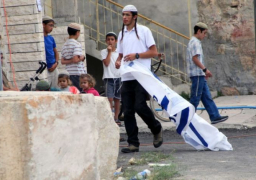 مستوطنون يهاجمون منازل المواطنين الفلسطينيين في نابلس