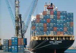 تداول 8150 طن بضائع و500 شاحنة بموانيء البحر الأحمر