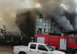 خروج 12 مصابا فى حريق مصنع بالعبور من المستشفيات بعد تحسن حالتهم