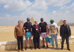 بالصور..زيارة 3 من نجوم كرة القدم الامريكية للمعالم السياحية المصرية