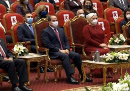 الرئيس السيسي يشهد احتفالية تكريم المرأة المصرية والأم المثالية بمركز المنارة