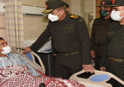 الصور .. وزير الدفاع يزور المرضى والمصابين بالمجمع الطبى للقوات المسلحة بالمعادى