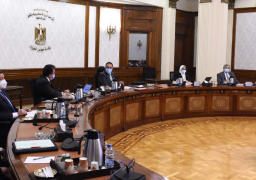 رئيس الوزراء: تكليفات من الرئيس بتأمين توافر المستلزمات والأجهزة الطبية وإمدادات الأكسجين لمواجهة “كورونا”