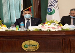 عبد العاطى يمنح شهادات التخرج للمتدربين من دول حوض النيل