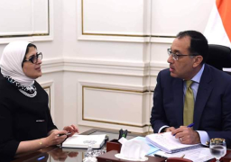 رئيس الوزراء يتابع مع وزيرة الصحة موقف المشروعات فى محافظتى شمال وجنوب سيناء