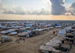 العراق يدعو لمعالجة وضع العائلات بمخيم الهول فى سوريا