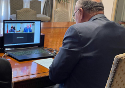 وزير الخارجية يبحث مع نظيره المغربي تعزيز العلاقات الثنائية